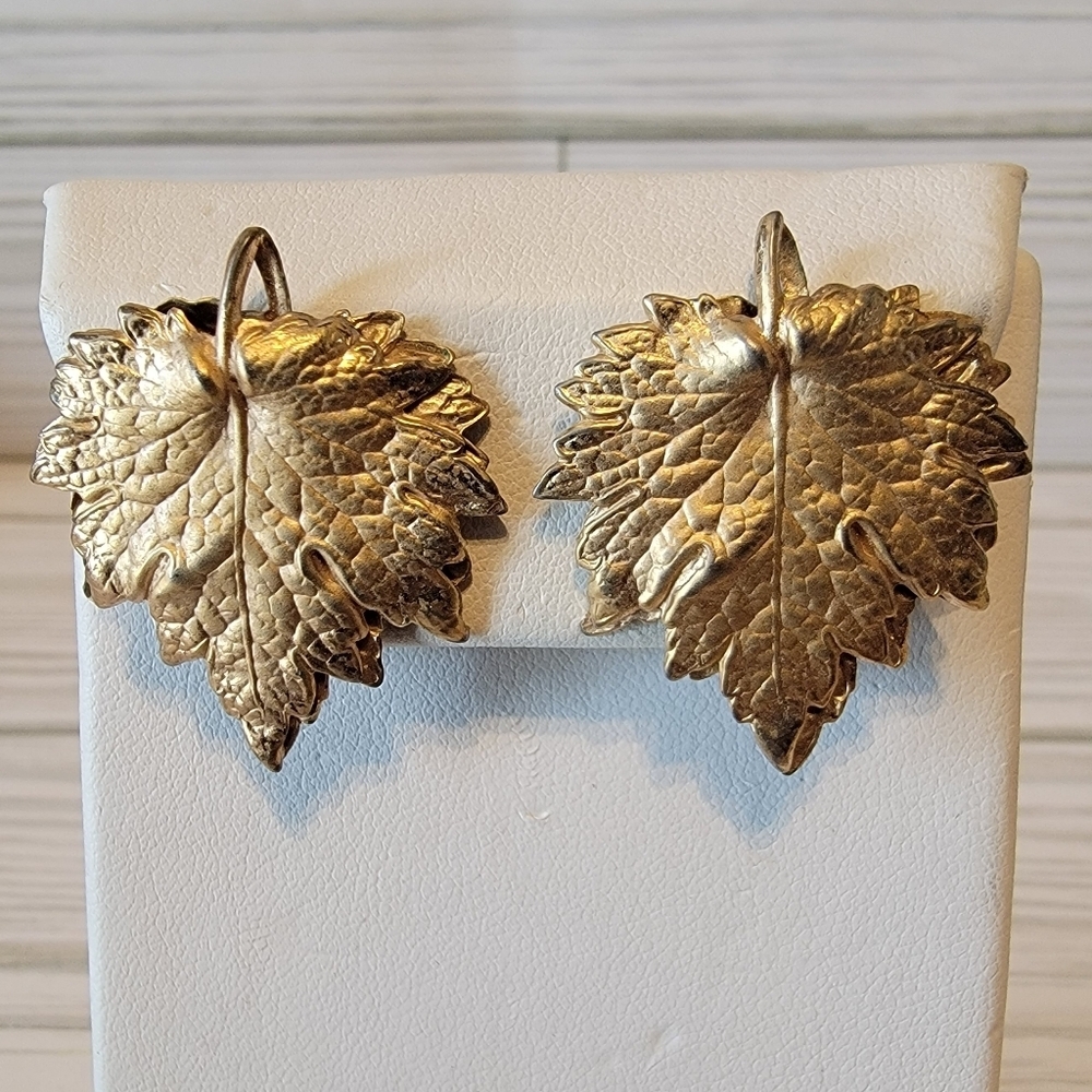 Vintage Napier Large Textured Gold Tone Leaf Statement Clip On Earrings